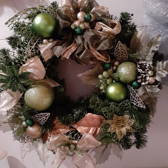 A wreath for any occasion. - Picture 4 of 16